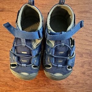 Teva Manatee sandals